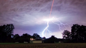 Штучні зорі: як астрономи компенсують коливання у атмосфері